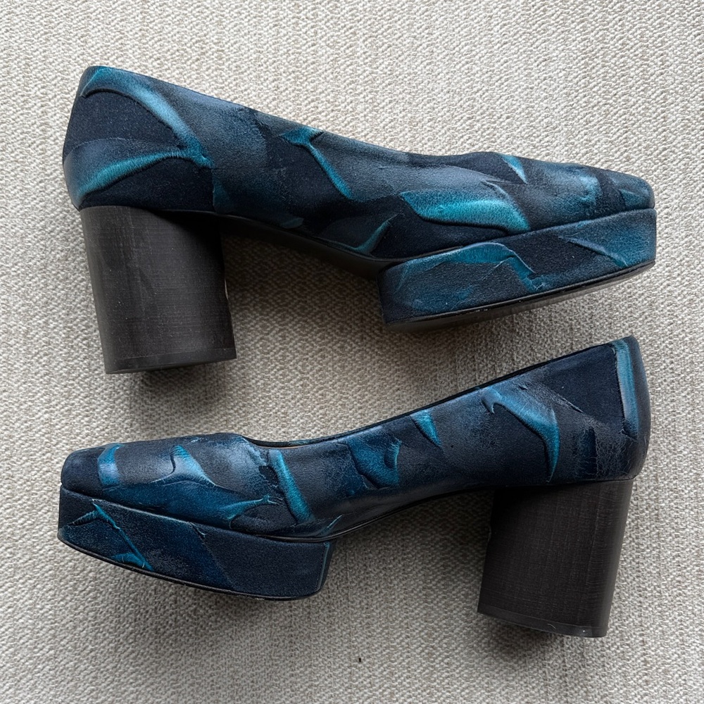“Trinity” Platform Heels - Picture 1 of 7